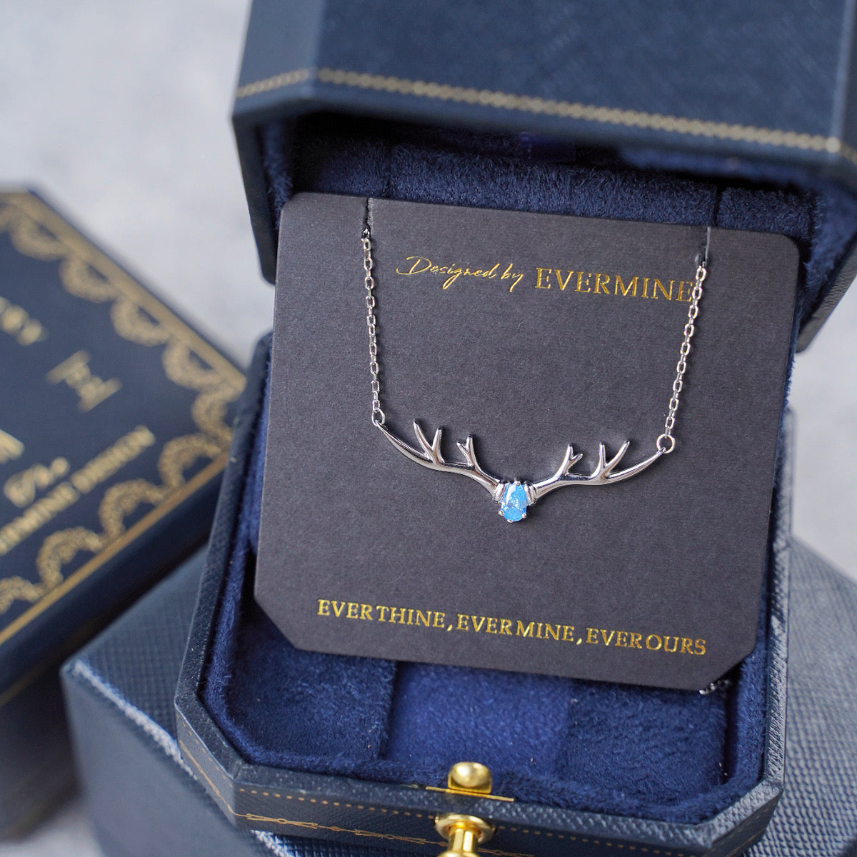925 Silver Blue Deer Antler Necklace with Blue Zirconia - Shimmering Design.
