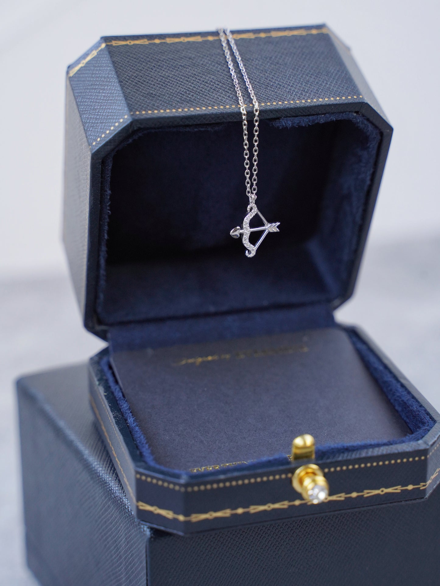 925 Silver Cupid's Arrow Necklace with Zirconia - Heart-Piercing Design