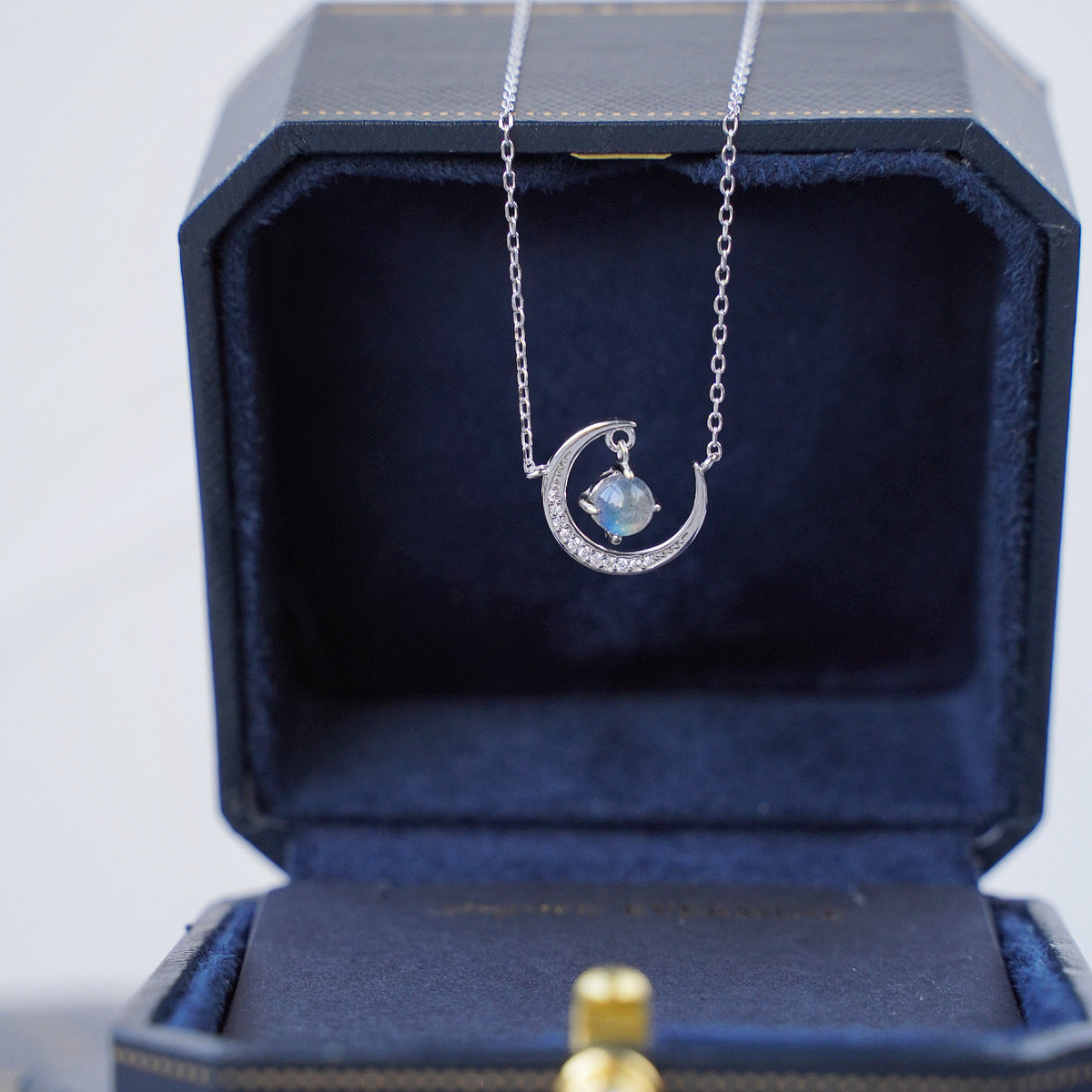 925 Silver Moon Necklace with Zirconia & Moonstone - Energy Infusion