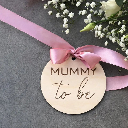 Wooden Discs: Mummy & Daddy To Be Tags, Baby Shower Decor & Gift.