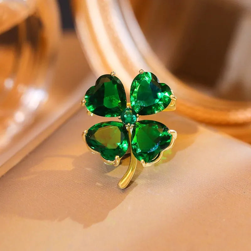 Lucky Clover Brooch: French Retro, Emerald Corsage, Anti-emptied Pin for Women's Dress Jewelry.